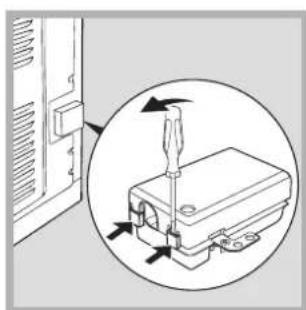 INDESIT HIM 506 EK.A (WH) - Montage du câble d'alimentation - 1