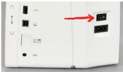 BERNINA 590 - Fixer le levier de genou - 3