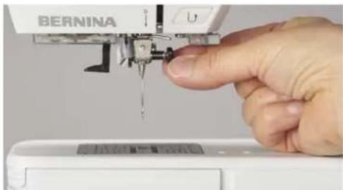 BERNINA 475 QE - Changer l'aiguille - 1