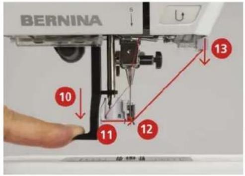 BERNINA 475 QE - Enfiler le fil supérieur - 5
