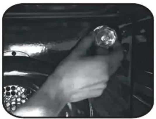 HOOVER HOT7174BIWF - SOSTITUZIONEDELLALAMPADINA - 1