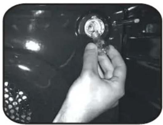 HOOVER HOT7174BIWF - SOSTITUZIONEDELLALAMPADINA - 2