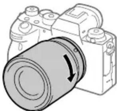 SONY Alpha A9 II - Hall objektivet latt tryckt mot kameran och vrid det langsamt i pilens riktning tills det klickar till i LAST lage. - 1