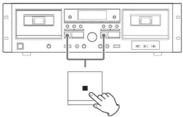 TASCAM 202 MKVII - Appuyez sur la touche PLAY (▶) pour lancer la lecture. - 2