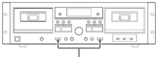 TASCAM 202 MKVII - Appuyez sur la touche EJECT (▲) pour ouvrir le compartiment de la cassette. - 1
