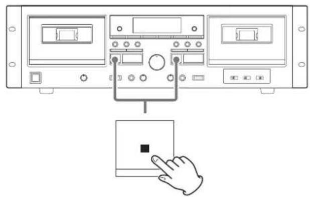 TASCAM 202 MKVII - Notes about playing (recording) a tape in one deck when tapes are loaded in both cassette holders - 1