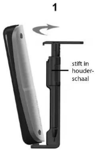 MEDION GoPal P4440 M20 - Bevestiging van het navigatiesystem in de houder - 1