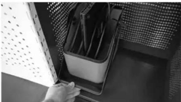 Lockncharge Carrier 15 - PASO 4 - Montar los dispositivos en el Carrier 15 Charging Station - 1