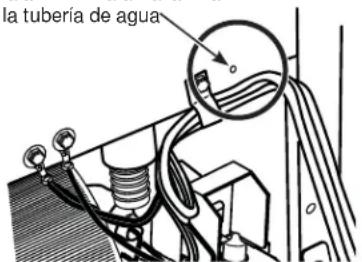 GE IM4D - INSTALE LA ABRAZADERA DE LA TUBERIA DEL AGUA - 2