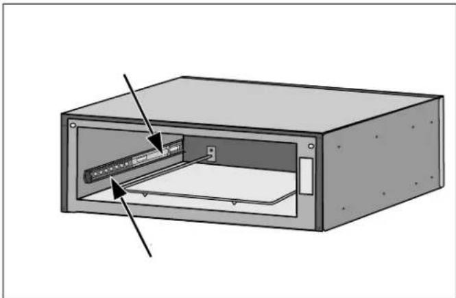 BOSCH HGIP056UC - Installation du tiroir dans le compartiment - 1