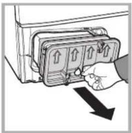 INDESIT IDCE 745 (EU) - Unidade de condensacao - É necessario limpar o cotão do condensador todos os meSES. - 2