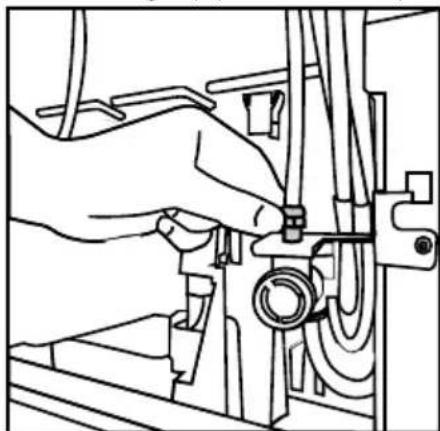 BEKO GNE60530DXN - Connecting water hose to the product - 3