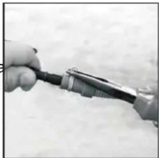 HOOVER LLH D813A2XS - Cologne la manguera de la?siguiente manera: - 3