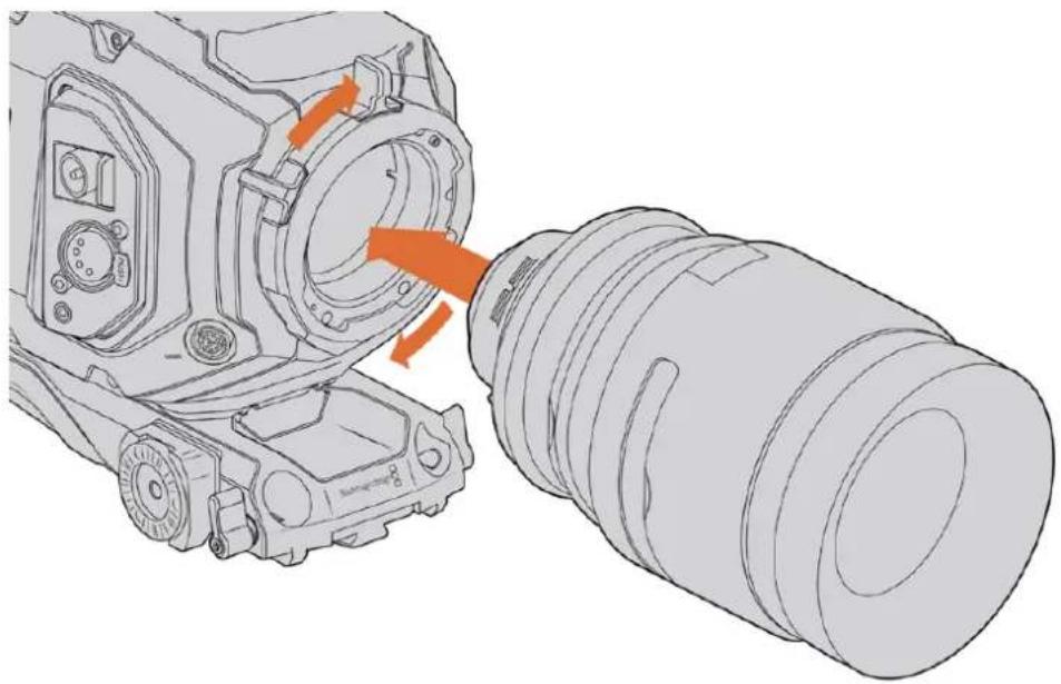 Blackmagic Design URSA Mini Pro 12K - Monter un objectif à monture EF: - 1