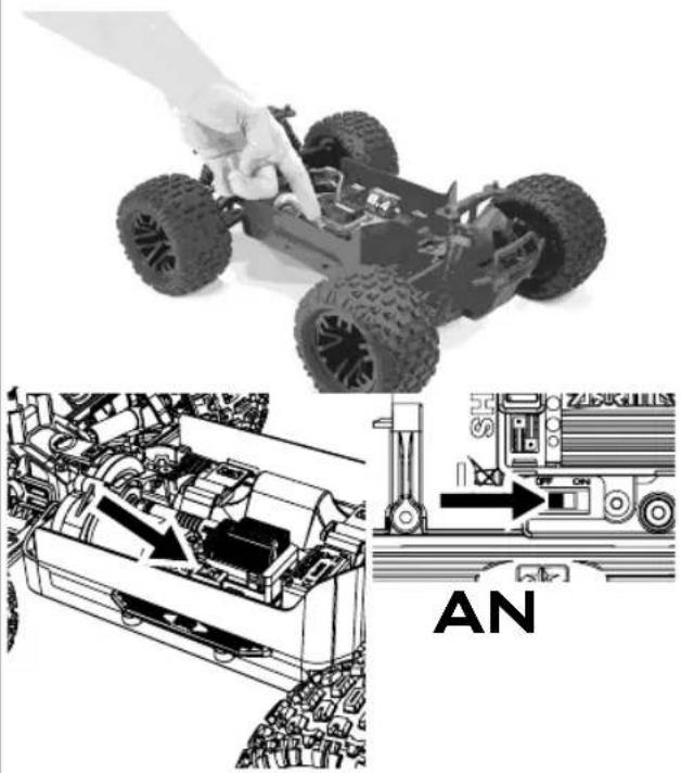 ARRMA Granite 4x4 Mega RTR - LEGEN SIE DIE AA BATTERIEN IN DAS STEUERGERÄT EIN - 12