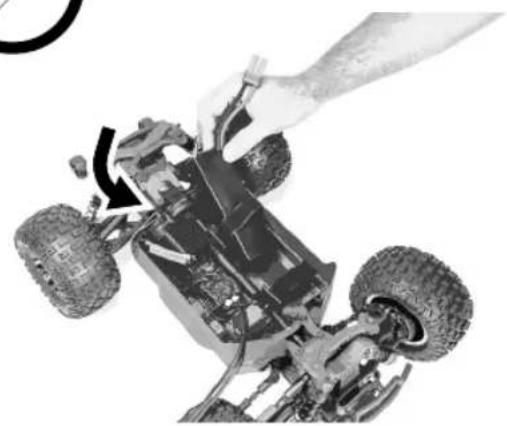 ARRMA Granite 4x4 3S BLX ARTR - LEGEN SIE DIE AA BATTERIEN IN DAS STEUERGERAT EIN - 8