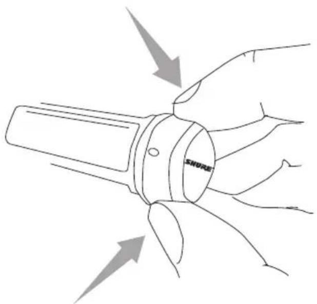 SHURE BLX4R - Removing and Installing Identification Caps - 1
