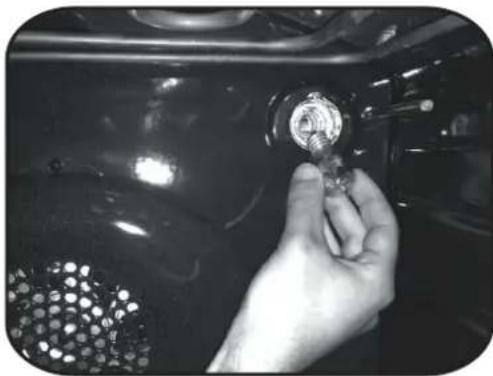 HOOVER HKEEPHEAT 700 PLUS - CHANGING THE BULB - 2