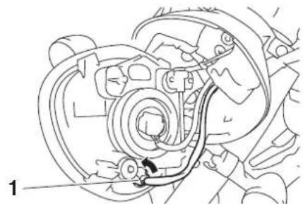 YAMAHA XVS1300A (2016) - Remplacement de I'ampoule de la veilleuse - 1