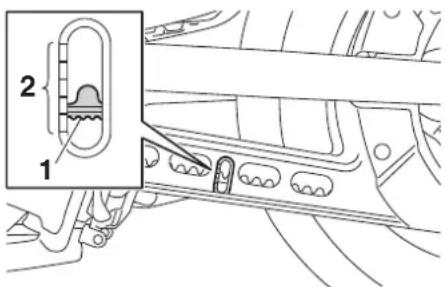 YAMAHA XVS950CU (2016) - Contrôle de la tension de la courroie de transmission - 1