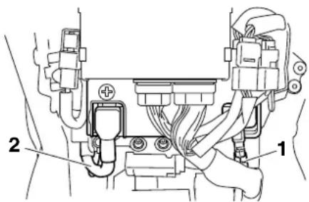 YAMAHA VMAX VMX17 (2015) - Dépose de la batterie - 1