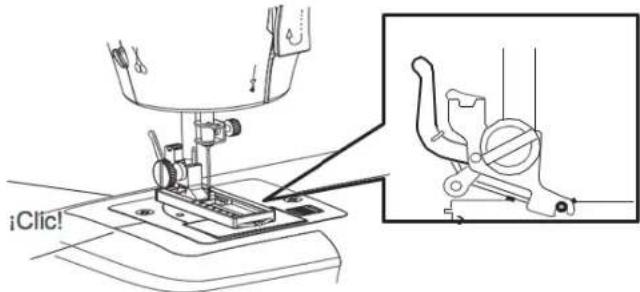 SOLAC Cotton 12 SW8229 - Colocacao do calcador para ilhos. - 4