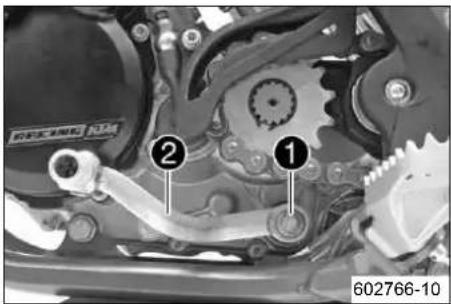 KTM 250 XCW (2014) - Ρύθμιση βασικής θέσης λεβιέ αλλαγής ταχυτήτων - 1