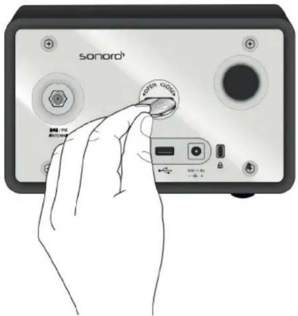 SONORO Qubo SO220 - Inserting the battery - 1
