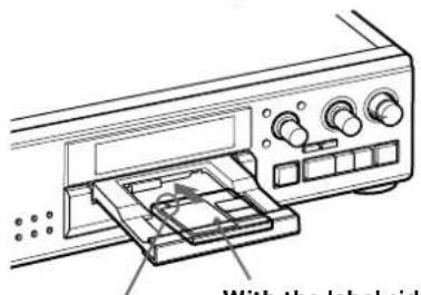 SONY MDSJA555ES - Playing an MD - 2