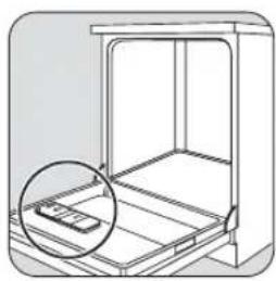 ZANUSSI ZDF211 - Remplir le réservoir de produit de rinceage - 1
