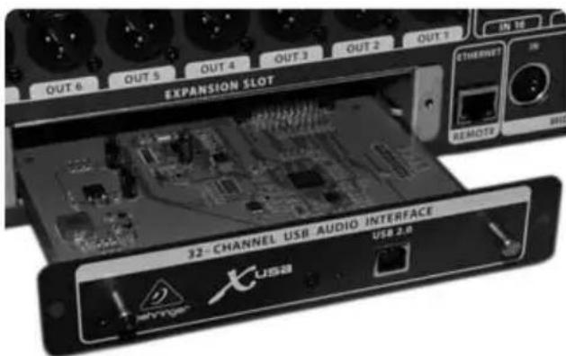 BEHRINGER XUSB - Instalacao do cartao I/O de interface: - 1