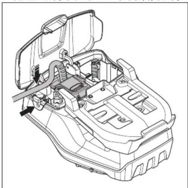 HUSQVARNA LB 548i - マルチバットリ一（アケセサイ一）の取 リ付款と取り外し - 5