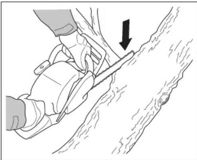 HUSQVARNA 543 XP - Cortar um tronco com apoio em ambas as extremidades - 11