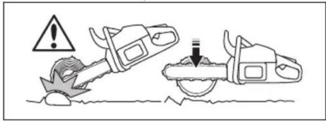 HUSQVARNA 543 XP G - Taglio di un tronco a terra - 1