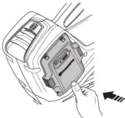 HUSQVARNA 436LiB - Reliez la batterie à la machine. - 2