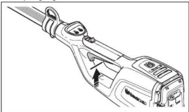 HUSQVARNA 115iPT4 - Kontrollera gasreglagesparren - 2