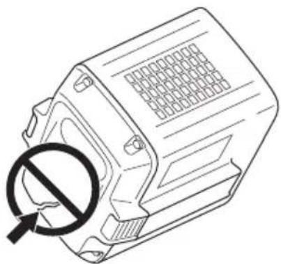 HUSQVARNA 120i - Esecuzione del controllo della batteria e del vano batteria - 2