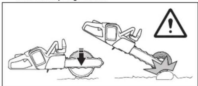 HUSQVARNA 120i - Stammen zagen op de grond - 4