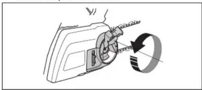 HUSQVARNA 120i - Tensado de la capena de sierra - 3