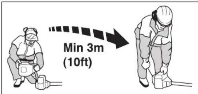HUSQVARNA 525P5S - So füllen Sie den Kraftstofftank - 1