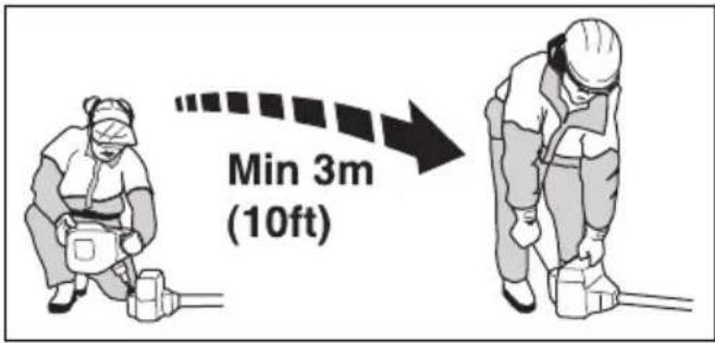 HUSQVARNA 525P5S - Polnjenje posode za gorivo - 1