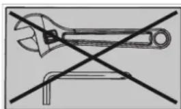 TUNTURI Leverage Gym WT80 - Bouten en moeren aandraaien - 2