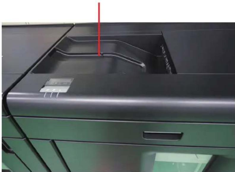 KYOCERA TASKalfa Pro 15000c - Fermer le capot avant du module d'empilage. - 1