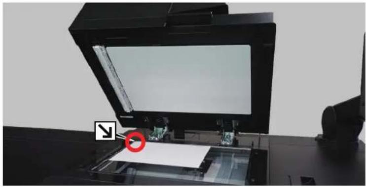 KYOCERA TASKalfa Pro 15000c - Mise en place des originaux sur la glace d'exposition - 1