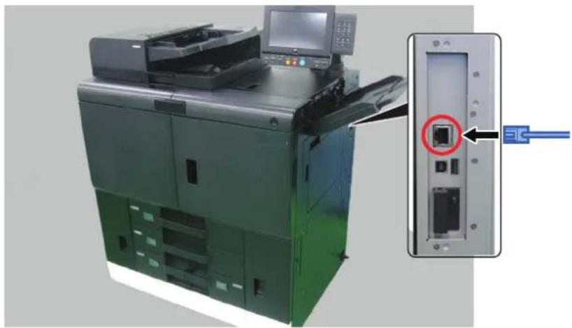 KYOCERA TASKalfa Pro 15000c - Raccorder le câble à la machine. - 1