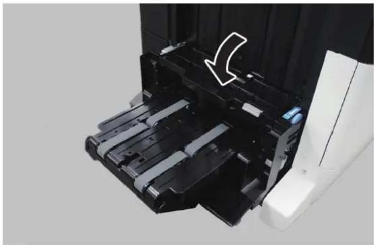 KYOCERA TASKalfa Pro 15000c - Soulever le plateau de pliage. - 3