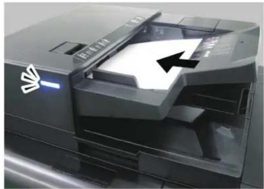 KYOCERA TASKalfa Pro 15000c - Mettre en place les originaux. - 1