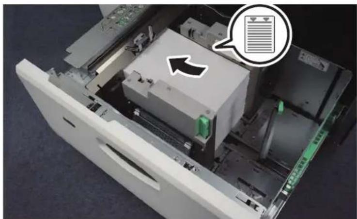 KYOCERA TASKalfa Pro 15000c - Charger des feuilles supplémentaires, si nécessaire. - 1