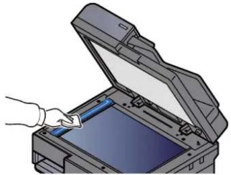 KYOCERA TASKalfa 3212i - Nettoyer la surface du verre fendu et le guide de lecture. - 1