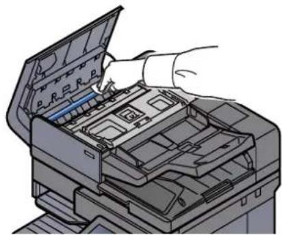 KYOCERA TASKalfa 3212i - Nettoyer l'intérieur du chargeur de documents. - 1
